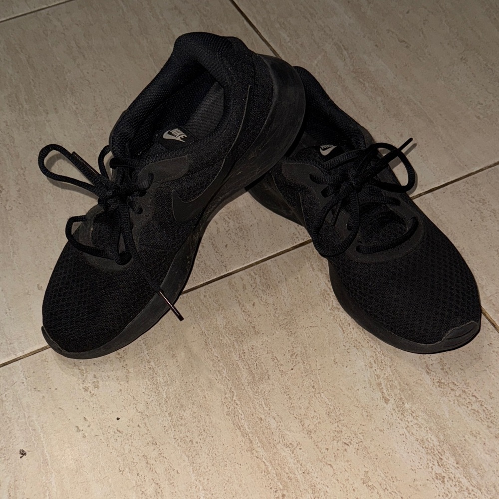 Nike Women’s Black Running Shoes